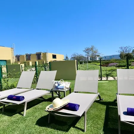 Essence By Clever Details, Private Pool, Location 招待所 维拉摩拉
