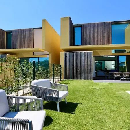Essence By Clever Details, Private Pool, Location 4* 维拉摩拉