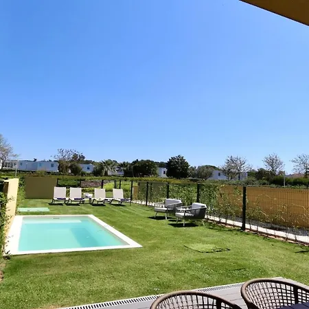 招待所 Essence By Clever Details, Private Pool, Location 4*