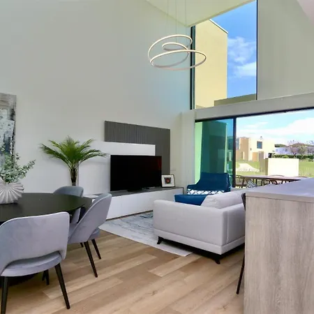 Essence By Cleverdetails_lux, Priv/pool Гостевой дом Картейра