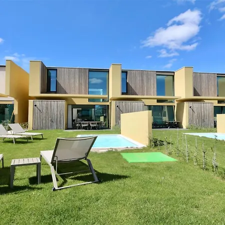 Essence By Clever Details, Private Pool, Location