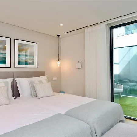 Essence By Clever Details, Private Pool, Location Guest house