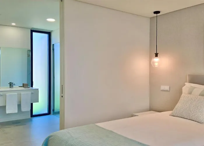 Πανσιόν Essence By Clever Details, Private Pool, Location